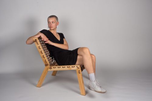 Stuhl mit Person Interaktion Carsten_Schelling Entwurf 45 SoSe 2025 Bild: Felicitas Metschies