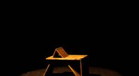 Hocker im Dunklen Raum Carsten_Schelling Entwurf 45 SoSe 2025 Bild: Melinay Bahar